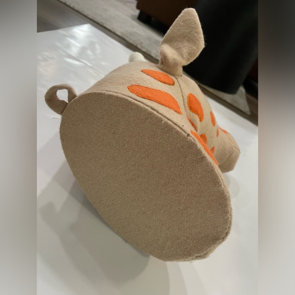 Giraffe Head 3D Wall Hanging Stuffed Animal Plush Orange Biege - Picture 4 of 10